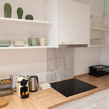 Elena Apartamento Girona