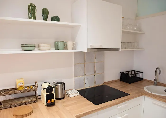 Elena Apartmán Girona